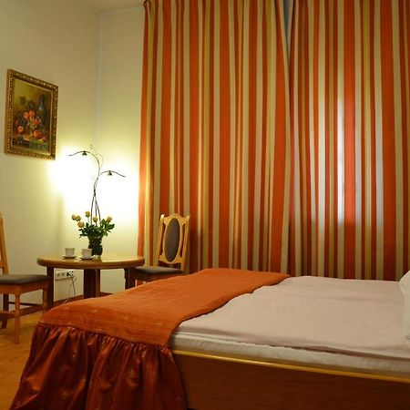 Karat Bed and Breakfast Warschau Buitenkant foto