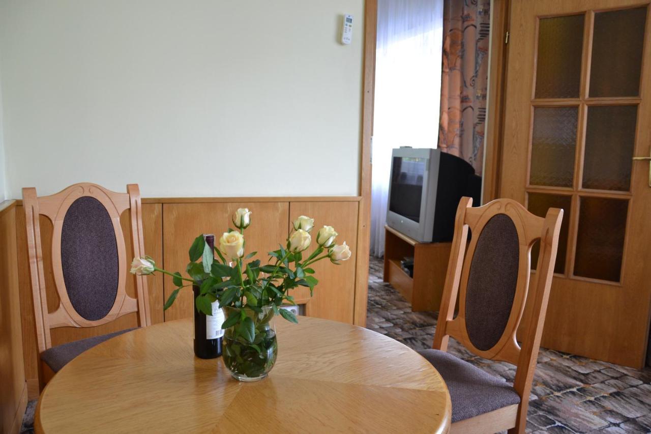 Karat Bed and Breakfast Warschau Buitenkant foto