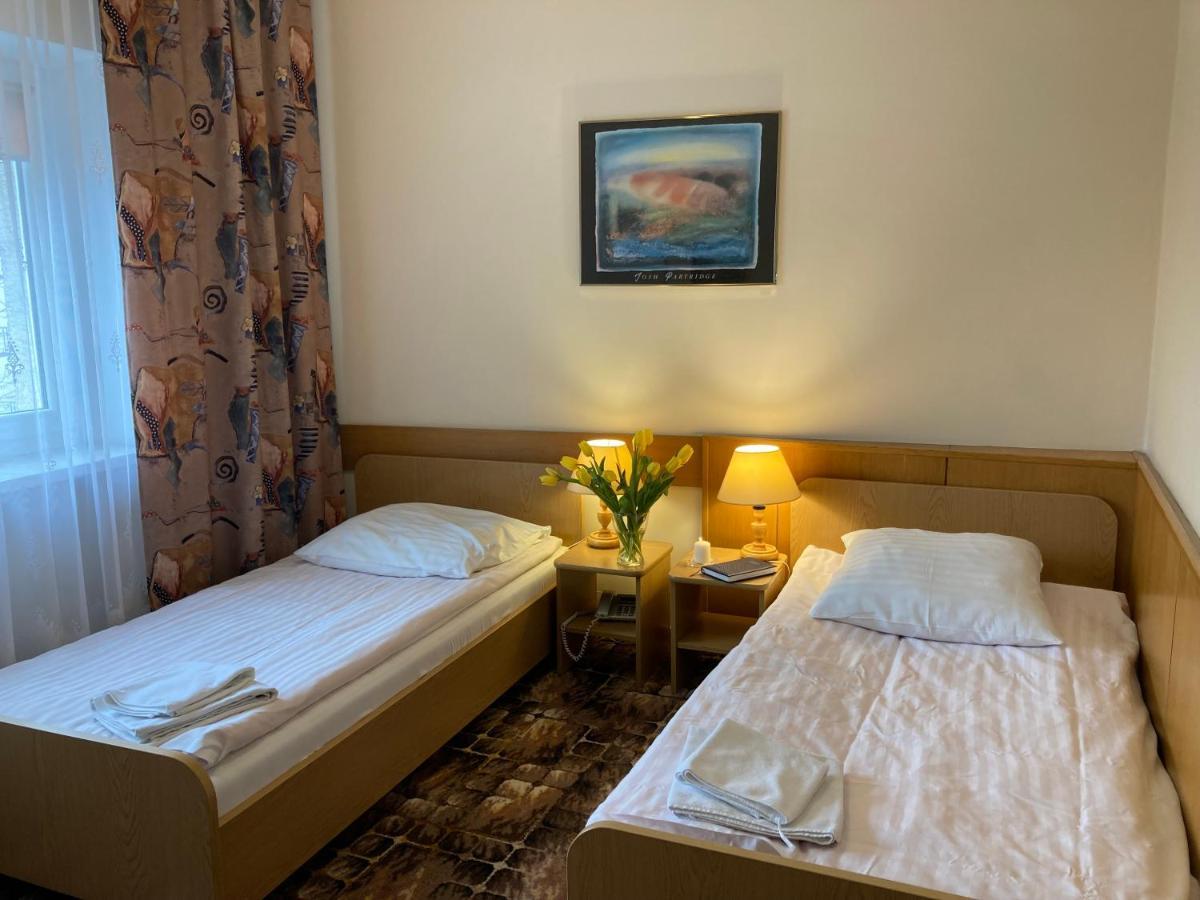 Karat Bed and Breakfast Warschau Buitenkant foto
