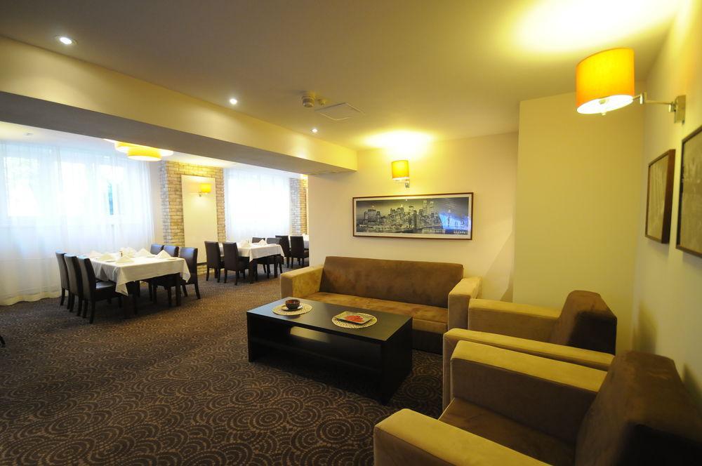 Karat Bed and Breakfast Warschau Buitenkant foto